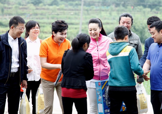 中国儿艺会“光爱中国•金寨公益行”活动